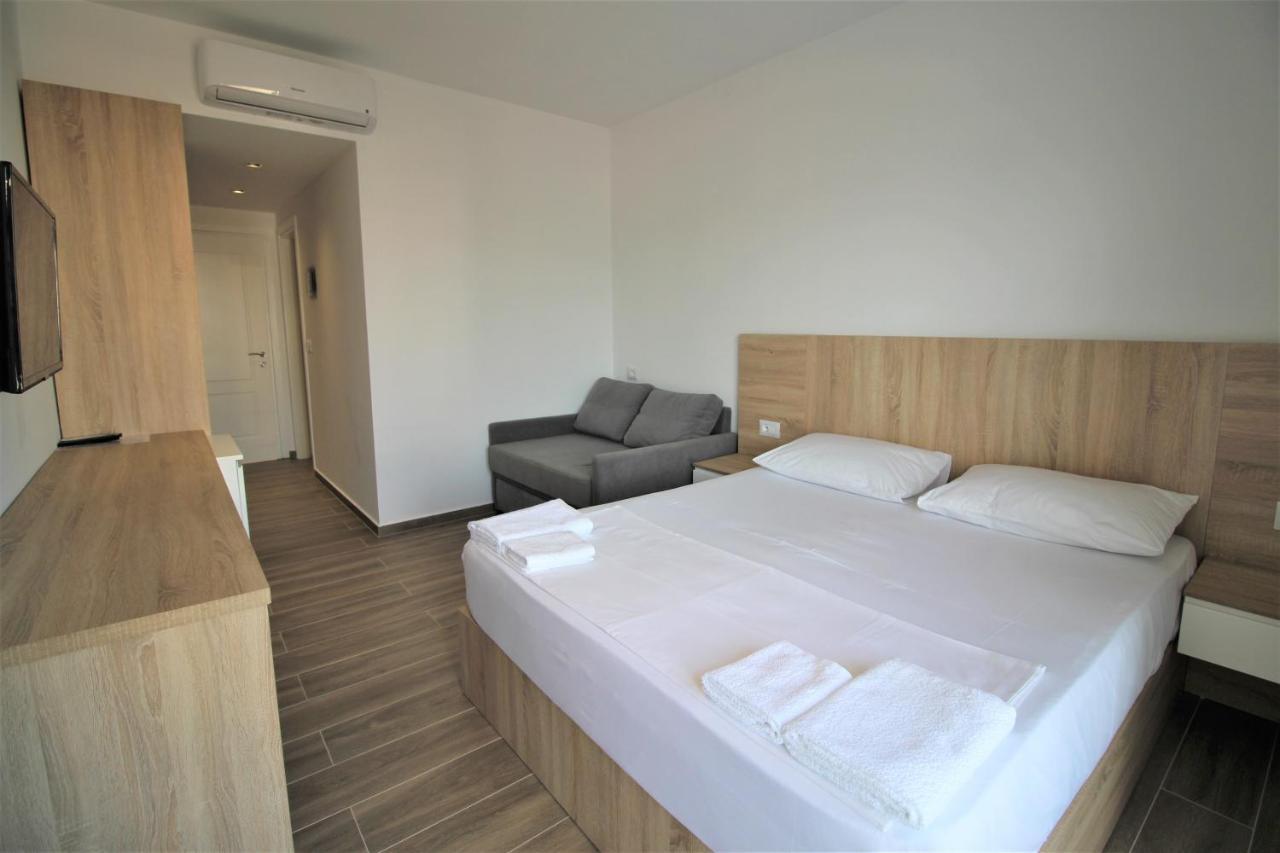 Hotel Ksamili Bagian luar foto