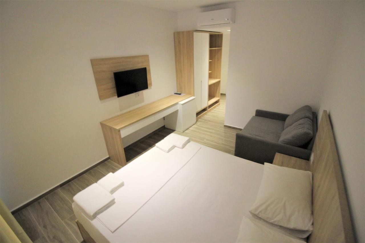 Hotel Ksamili Bagian luar foto