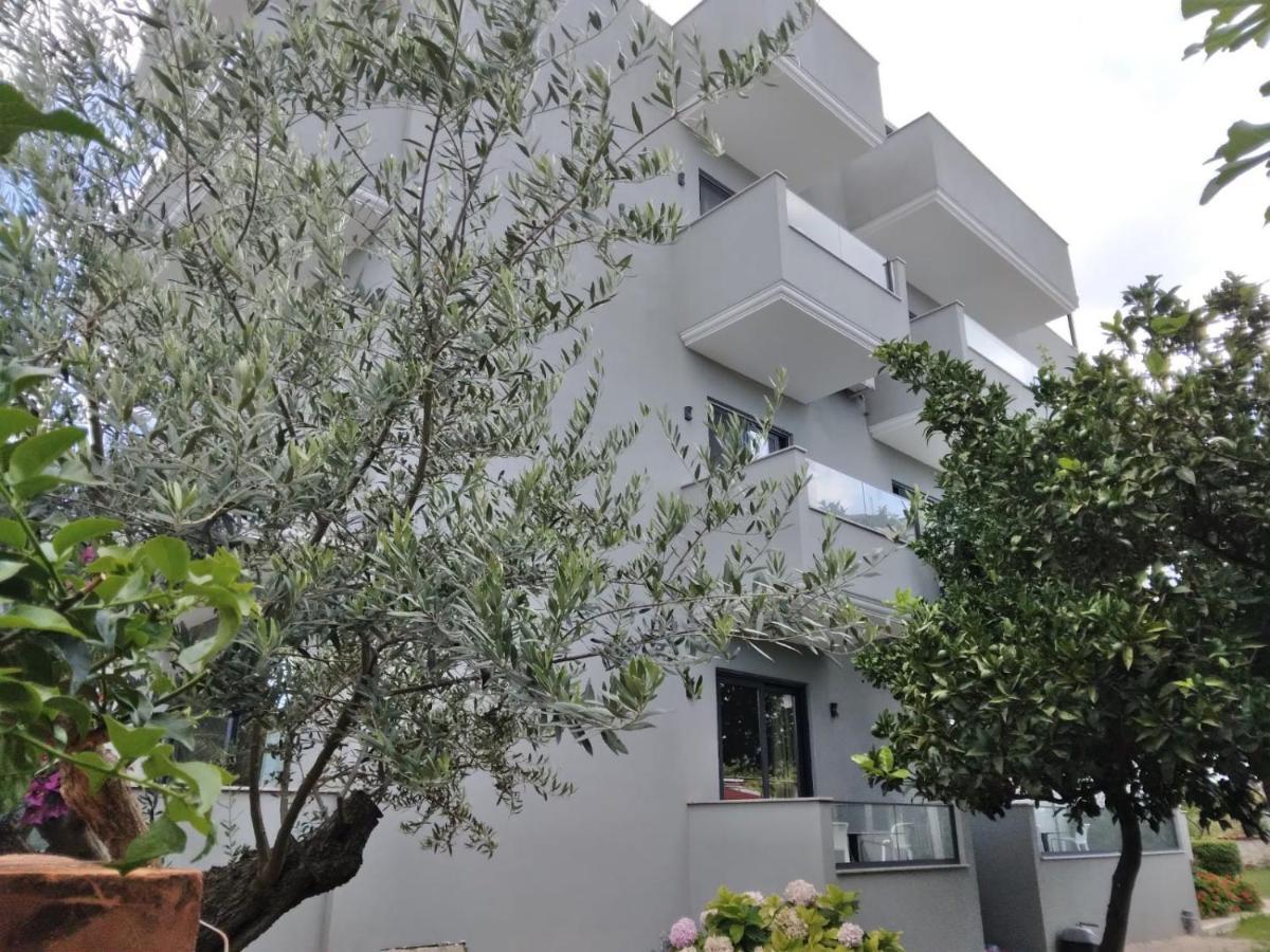 Hotel Ksamili Bagian luar foto