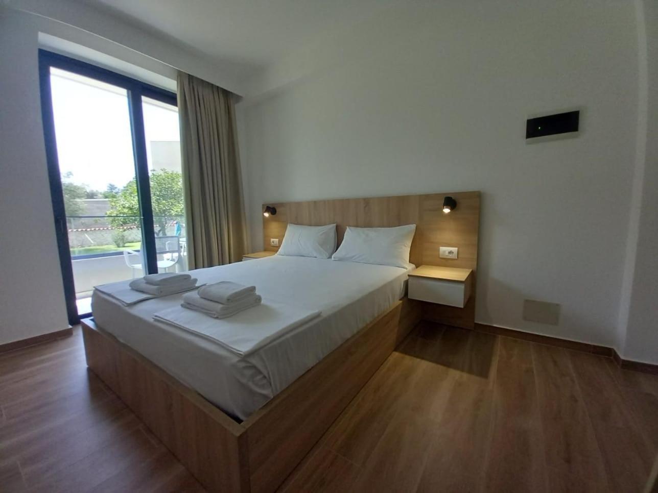 Hotel Ksamili Bagian luar foto