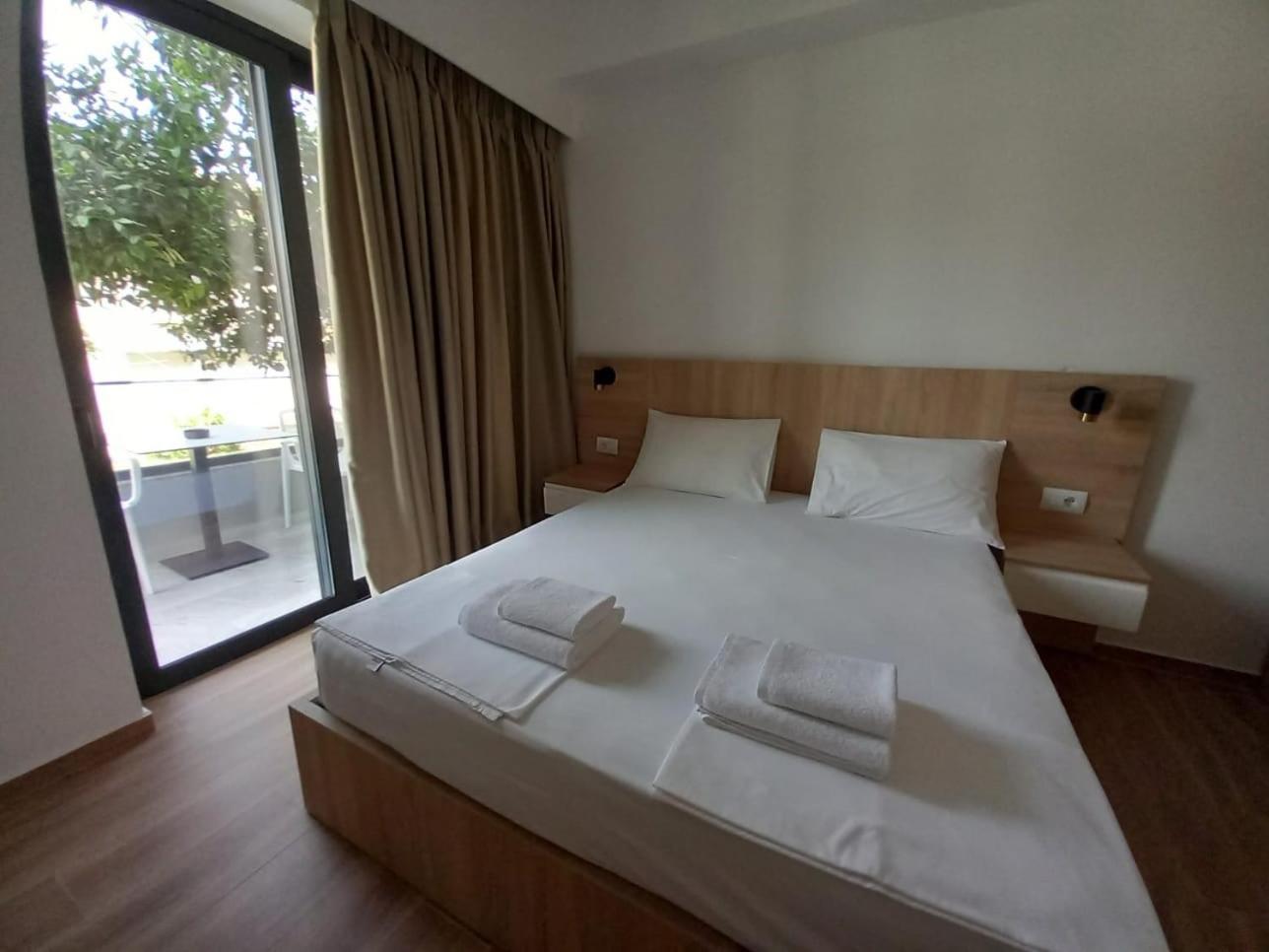 Hotel Ksamili Bagian luar foto