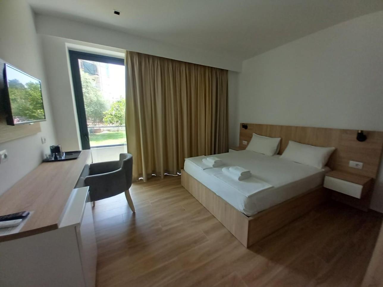 Hotel Ksamili Bagian luar foto